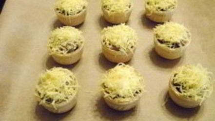 Рецепт жульена в тарталетках с грибами и курицей