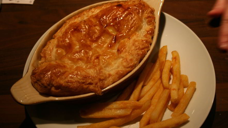 Рецепт жюльена с курицей и грибами под слоеным тестом